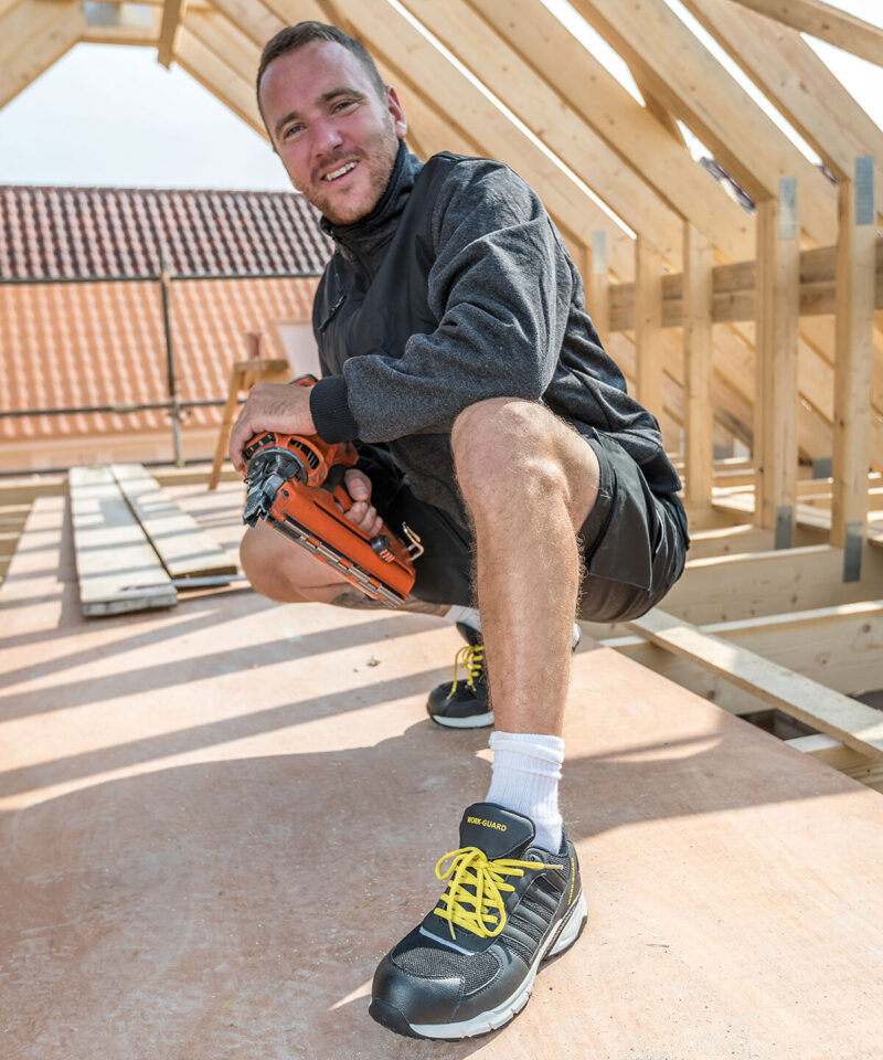 Result Work-Guard Lightweight S1P SRC Safety Trainers
